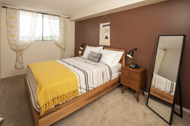 Photo - Lakeview Apartments