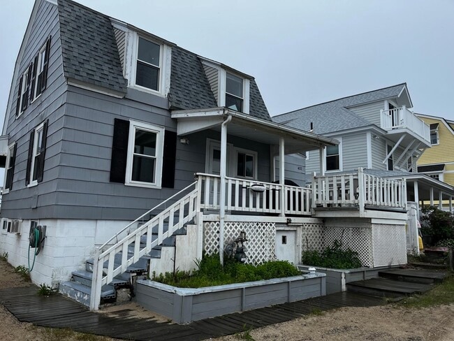 432 North End Blvd