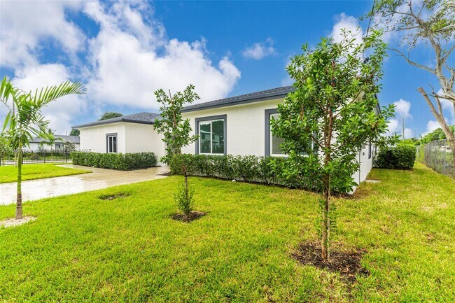 Photo - 11870 SW 220th St