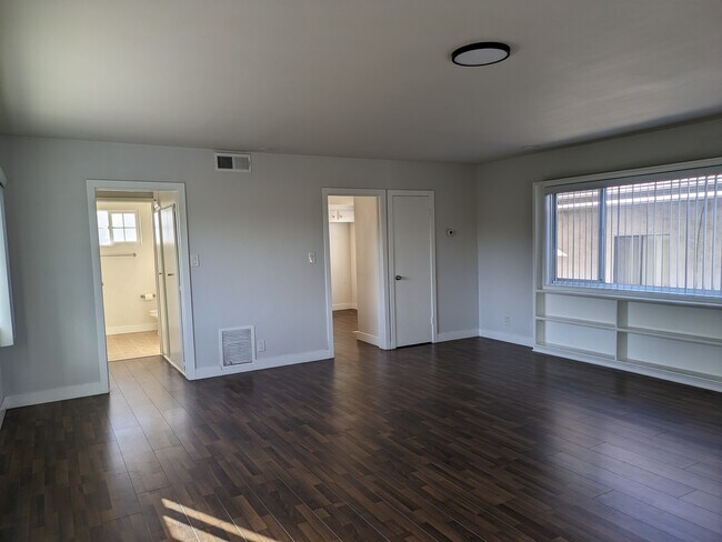 Photo - 17032 Burbank Blvd Unit 18