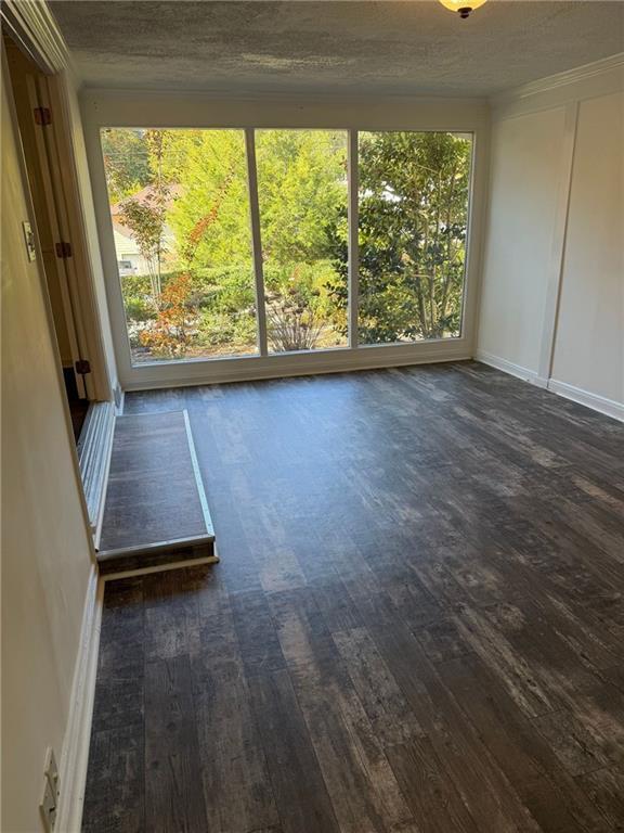 Photo - 2961 Parkridge Dr NE