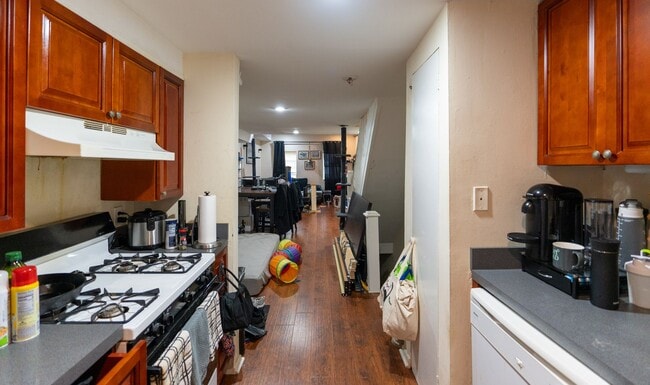 Photo - Beautiful 2 bedroom Bi level unit
