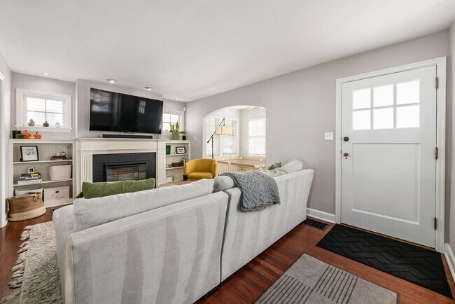 Photo - 190 E Dominion Blvd