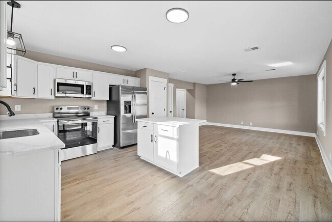 Photo - 340 Cardinal Creek Dr
