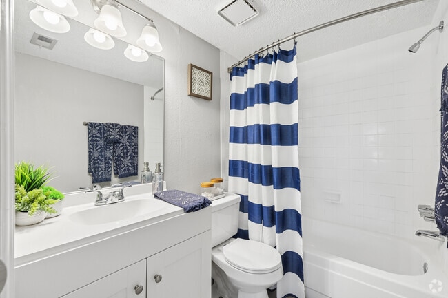 1 dormitorio, 1 baño - 650 pies cuadrados - Baño