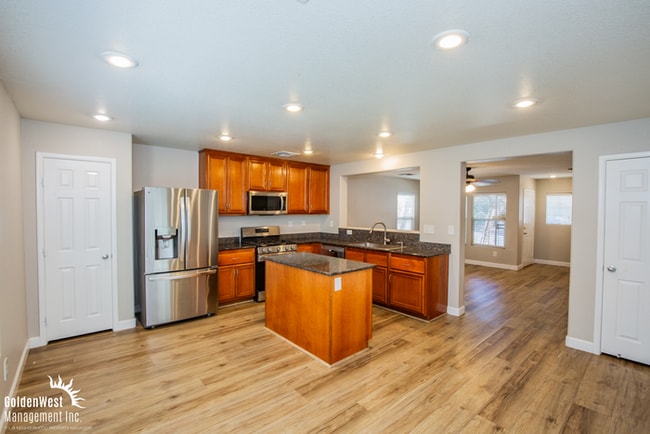 Photo - Spacious and Beautiful 3Bdm 2.5Ba!