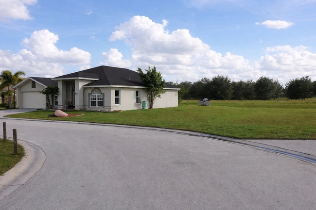 Photo - 7166 Summit Dr