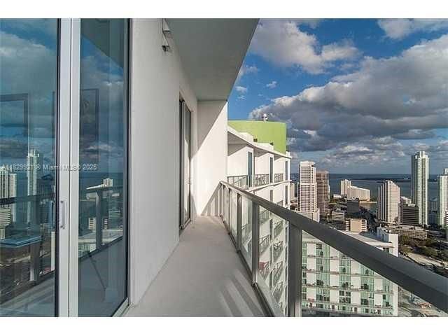 Building Photo - 185 SW 7th St Rental