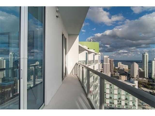 Building Photo - 185 SW 7th St Rental