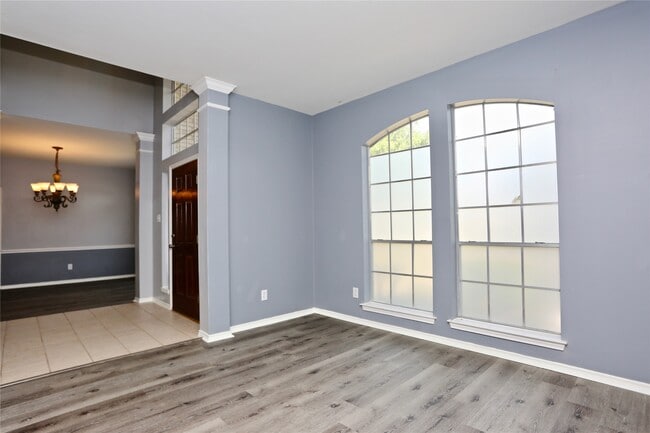 Building Photo - 2515 Hyland Park Rental