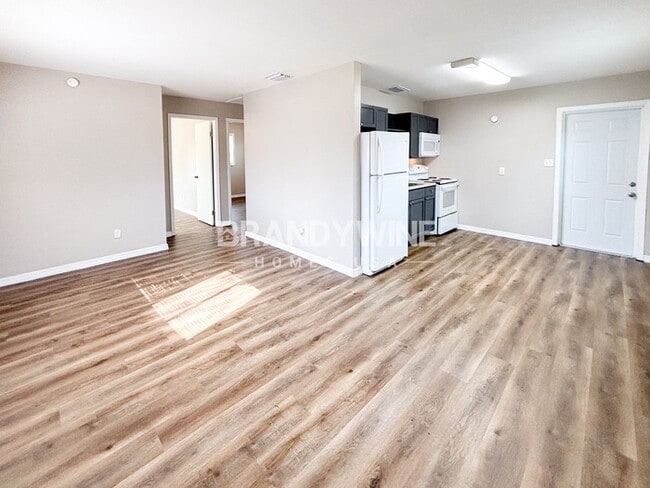 Photo - 2002 Fairbanks St