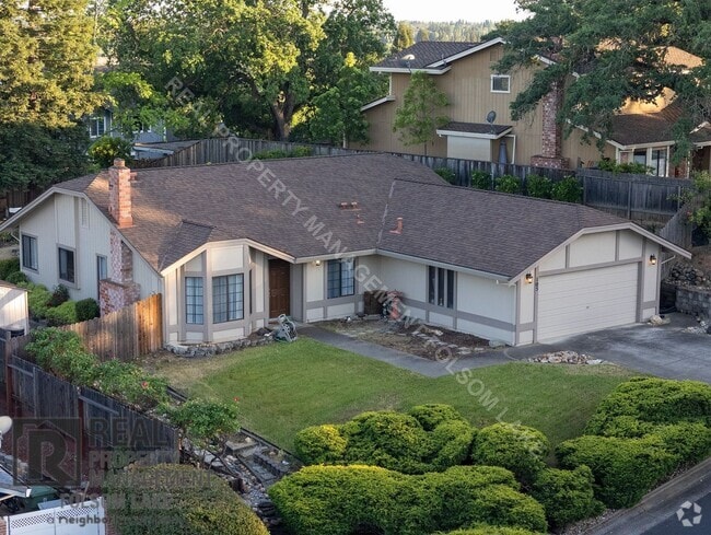 Building Photo - Coming Soon!! 3bd 2ba home on Quiet Court ...