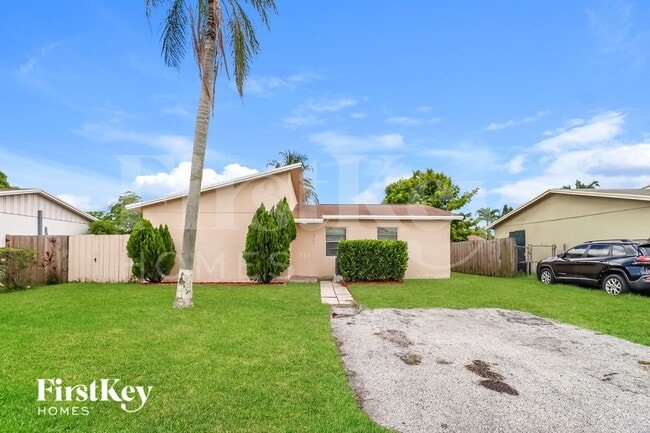 Building Photo - 7701 SW 7th Ct