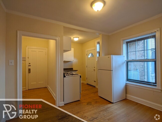 Building Photo - 2948 N Seminary Ave Unit 1101-3 Rental