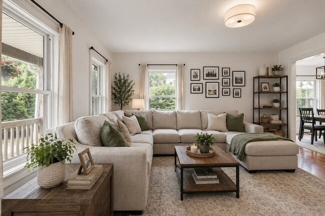 Building Photo - 11 Granville Pl