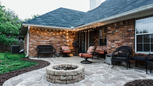 Photo - 3 Bedroom 2 Baths 2000 sq/ft in Stockwell