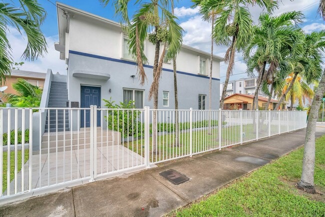 Photo - 1801 SW 5th St Unidad #1