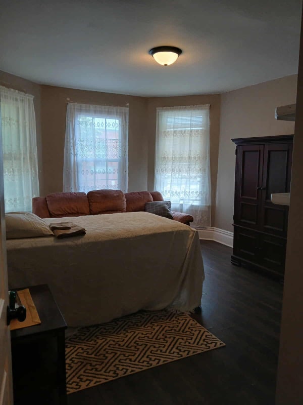 Building Photo - 869 Kenneth Ave