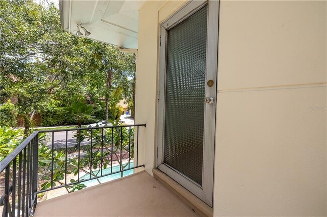 Building Photo - 356 14th Ave NE