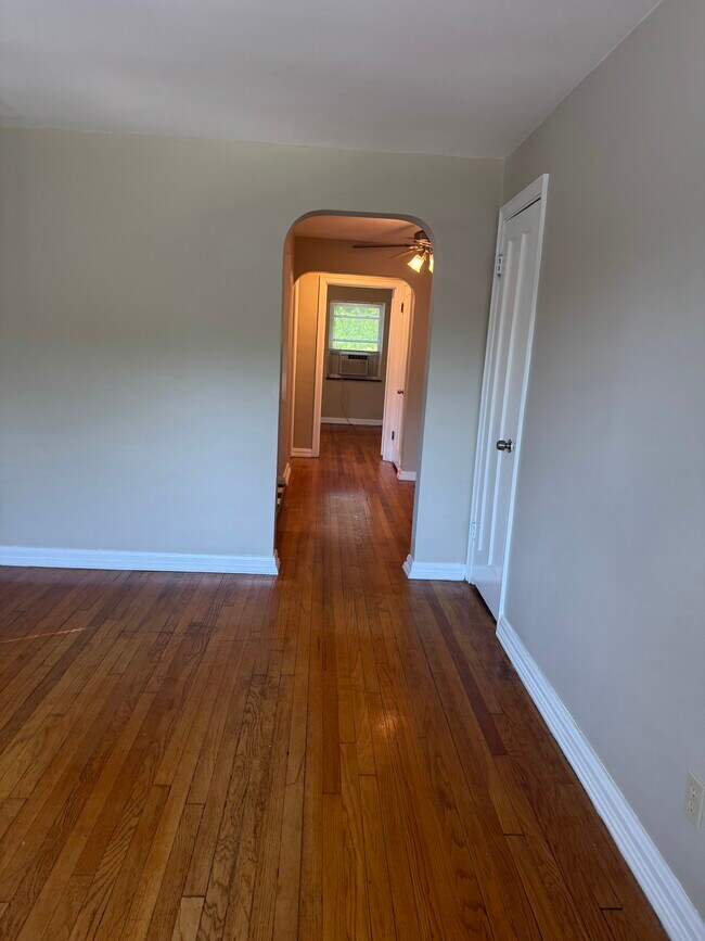 Photo - 2814 Lawndale Ave Unit 4