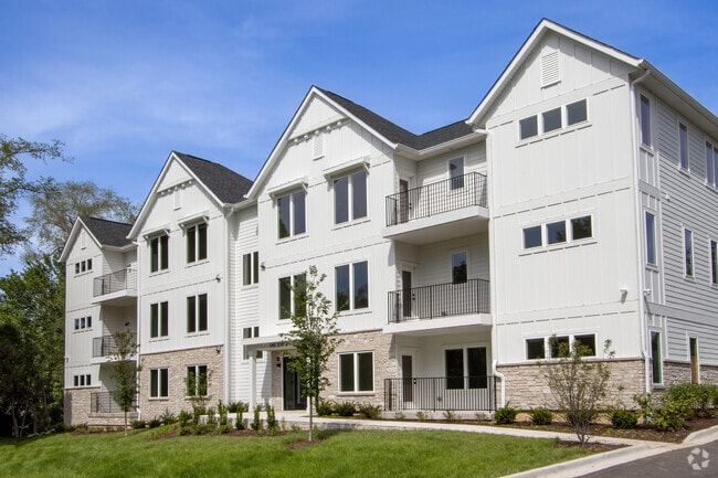Building Photo - 0S231 Winfield Rd Unit 203 Rental