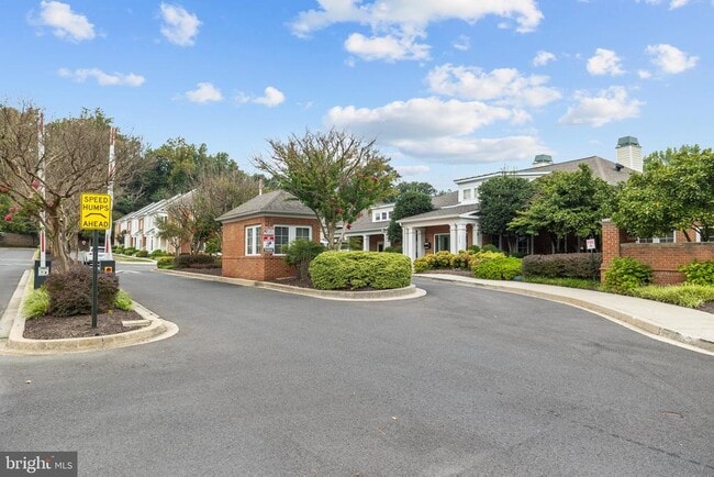 Photo - 2540 Kensington Gardens Unit 204