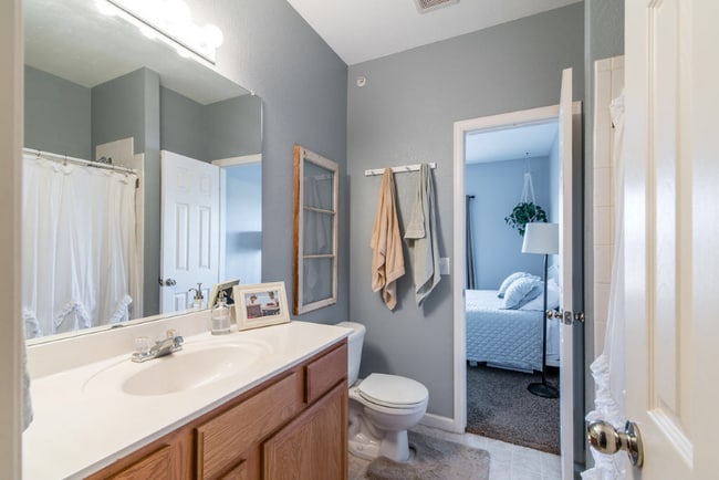 Photo - 5620 Fossil Creek Pkwy Unidad 11204 Rental