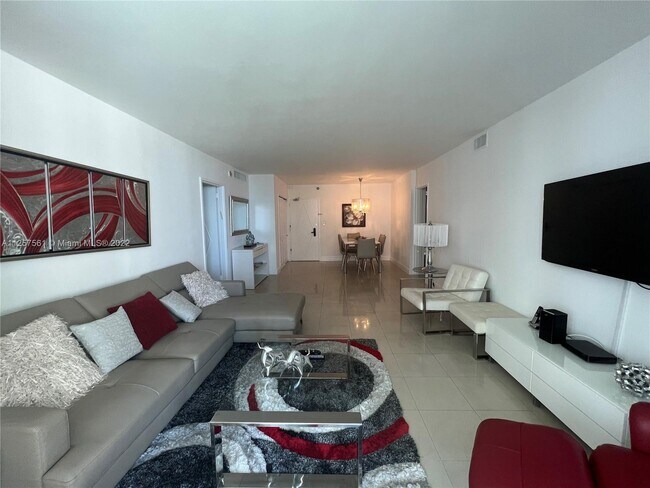 Photo - 5151 Collins Ave Unit 725