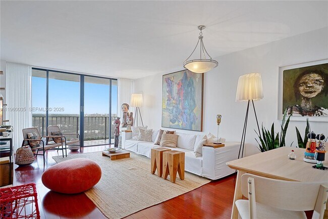 Photo - 780 NE 69th St Unidad 2506