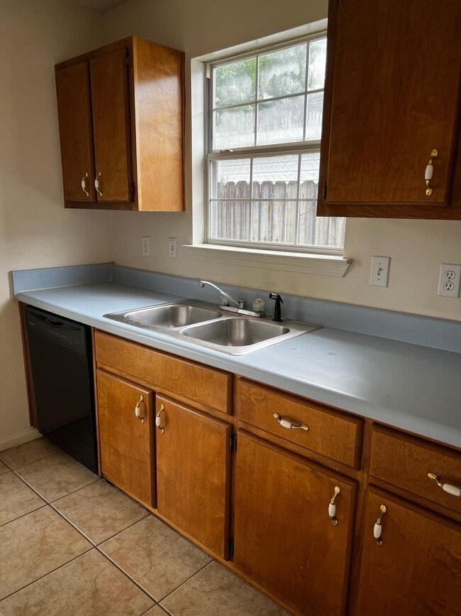 Photo - 1128 Sweetbriar Station