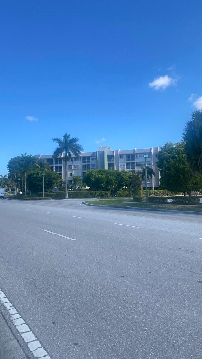 Photo - 505 Spencer Dr Unit 412