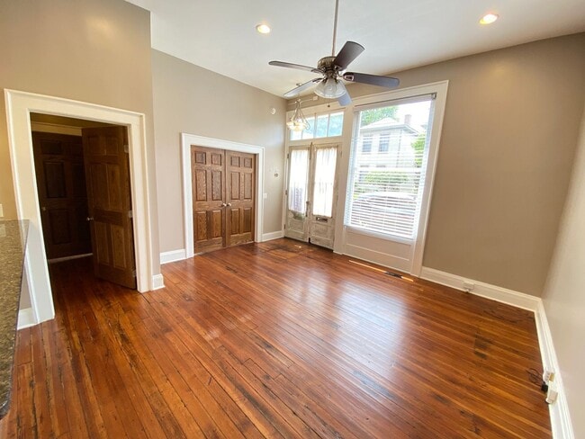 Photo - Kerr St 694-696 GW2 Unidad 694 (Lower)