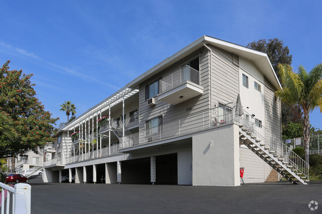 Building Photo - Villa Knolls Apartments