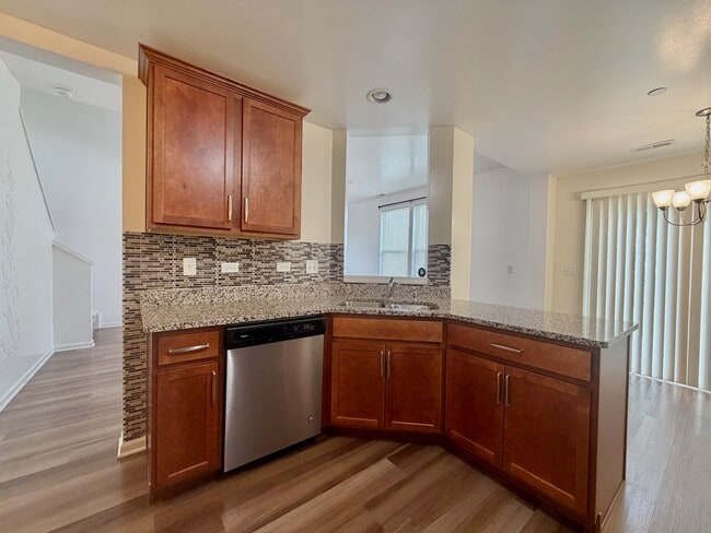 Photo - 1492 Orchid St