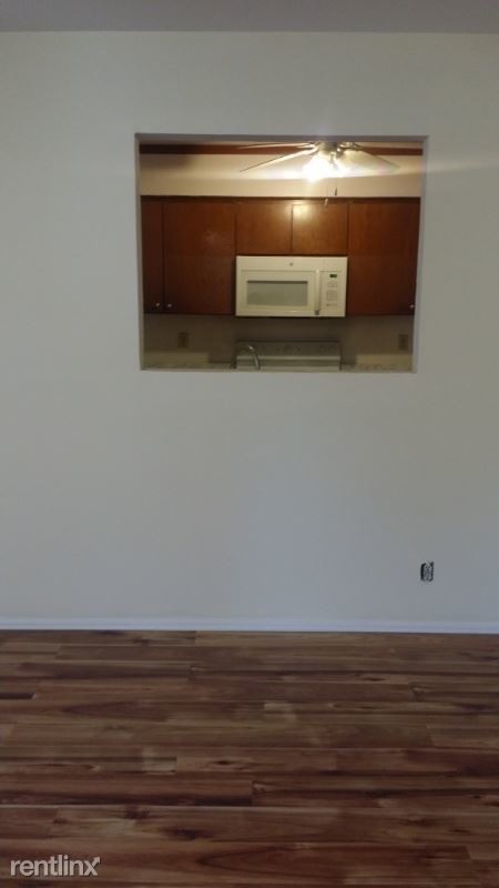 Photo - 2 br, 1.5 bath Apartment - 7945 Habersham Ln