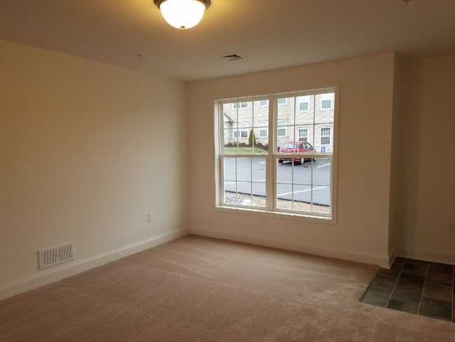 Photo - Hummelstown, 2 Bedroom, 2 Bath Garden Home!