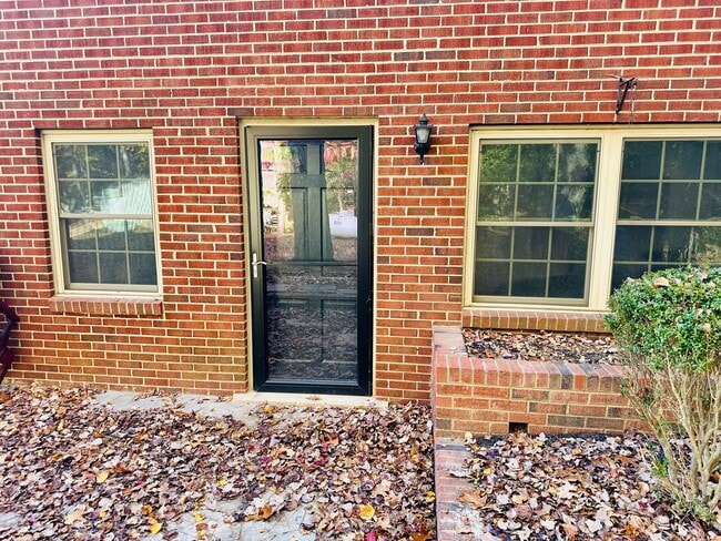 Building Photo - Great Apartment in North Chesterfield