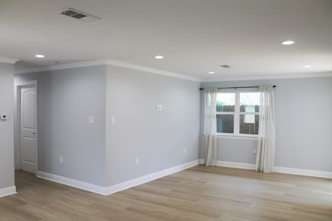 Photo - 2133 Generes Dr