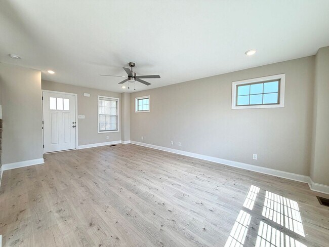 Photo - 2662 Scott Dr