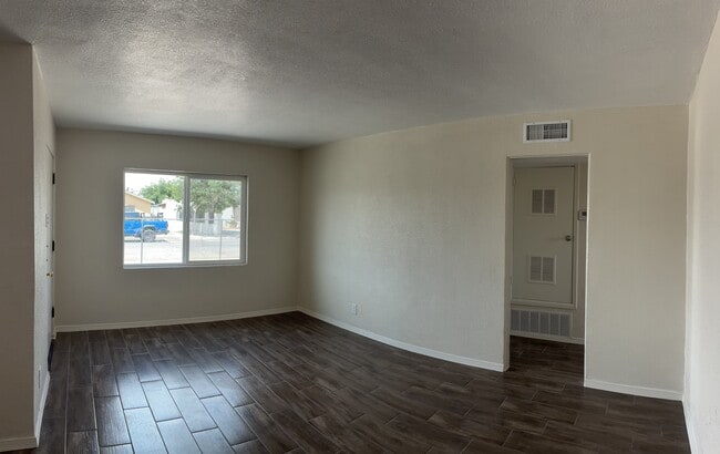 Photo - 608 Barcelona Dr