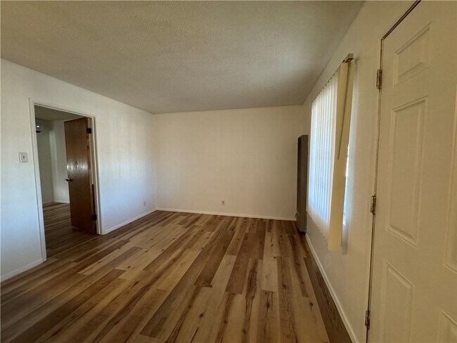 Photo - 1401 Main St