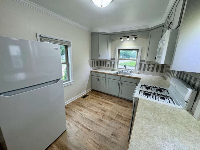 Photo - 1027 Bergen Ave