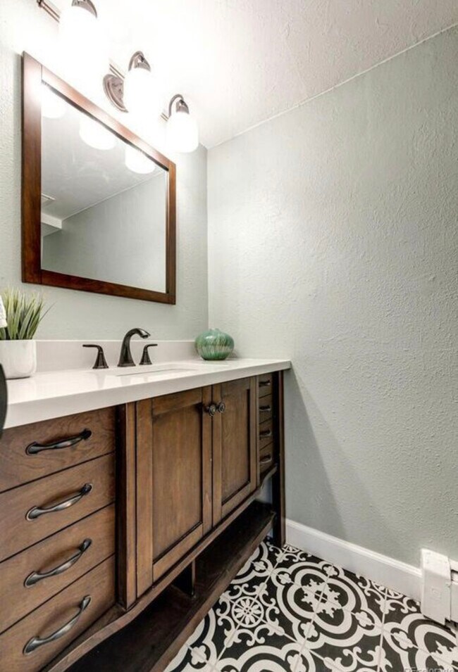 Photo - 8060 W 9th Ave