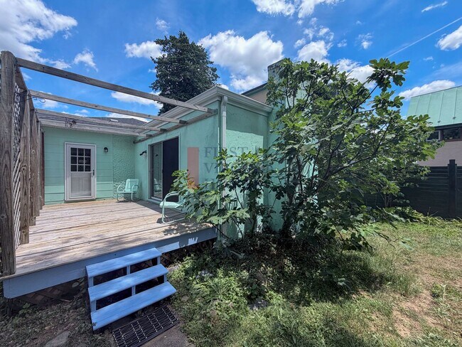 Photo - 2Bed/1bath Belmont Bungalow