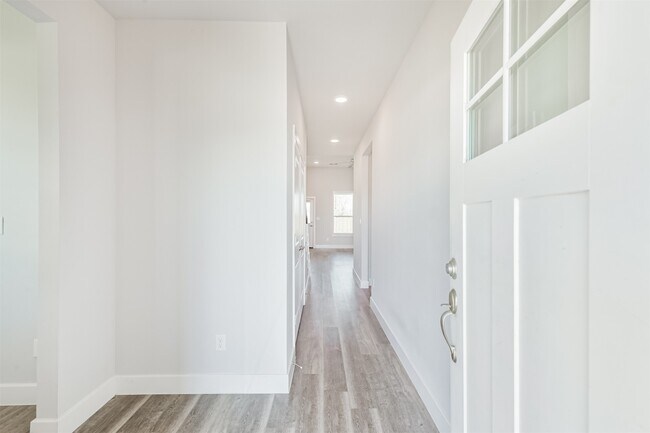 Photo - 13083 Clear View Dr