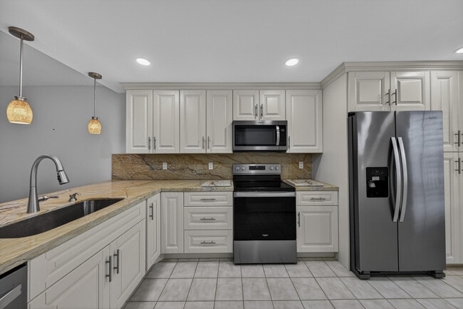 Photo - 3503 Oaks Way Unit 505