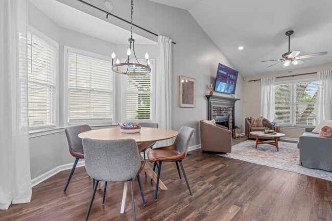 Photo - 13 Huntcliff Dr Unidad ID1234829P