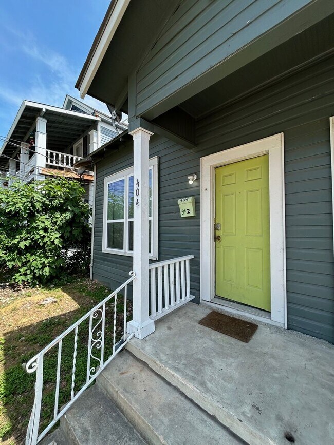 404 E Carson St Unit STR 404 E Carson #2