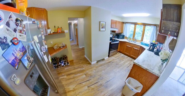 3D Tour Available - Garage Parking + Sun R... - 3D Tour Available - Garage Parking + Sun R... House