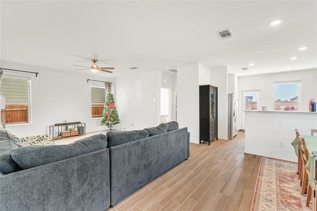 Photo - 308 Singing Dove Wy